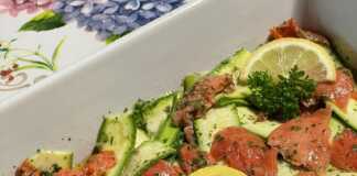 σαλάτα με κολοκυθάκια και καπνιστό σολομό