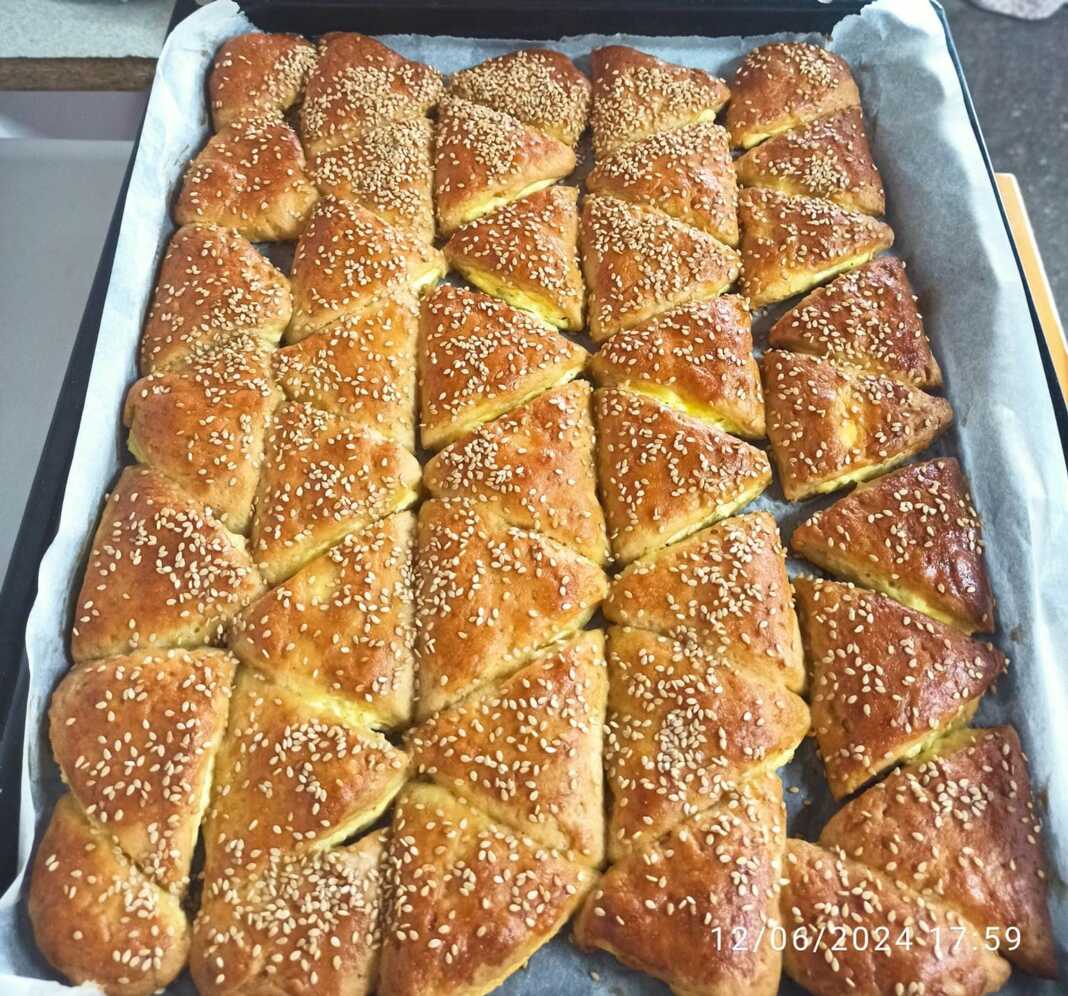 tiropitakia-kourou Τυροπιτάκια με γιαούρτι