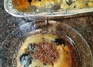 σιμιγδαλένιος χαλβάς με δαμάσκηνα και σταφίδες