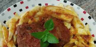 Χοιρινό με σάλτσα ντομάτας