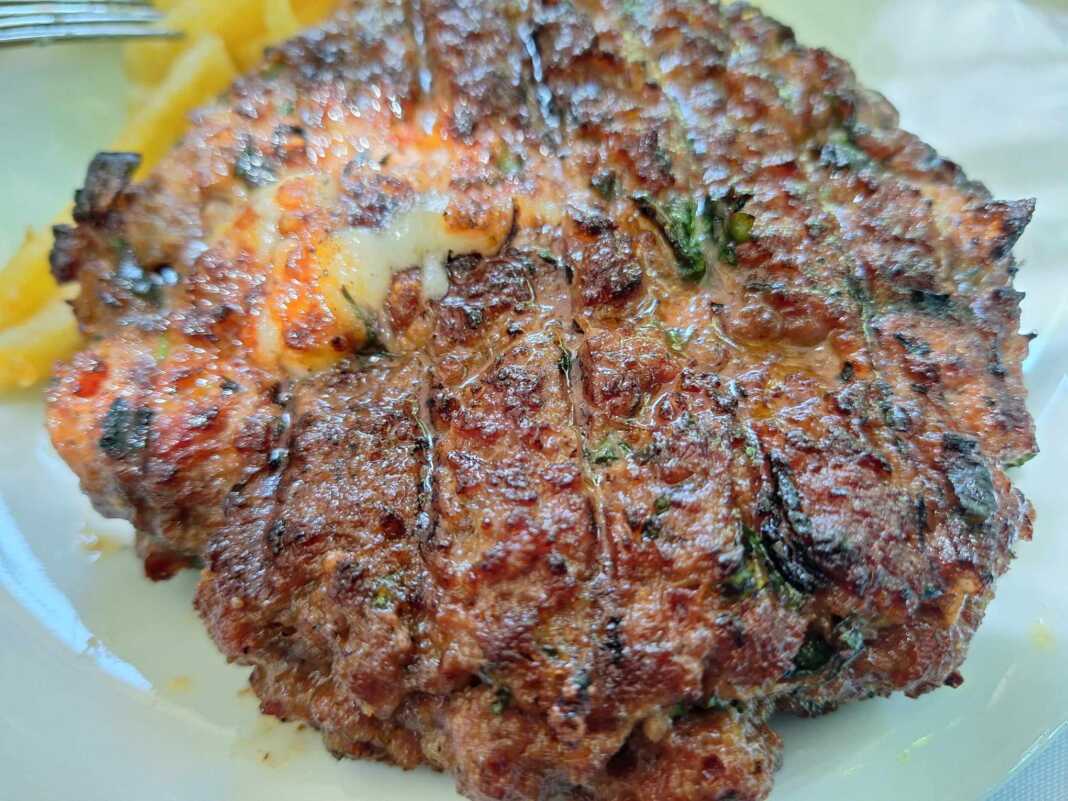 Μπιφτέκια Γεμιστά