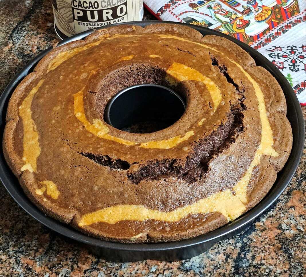 ανάμεικτο κέικ με κακάο και βανίλια