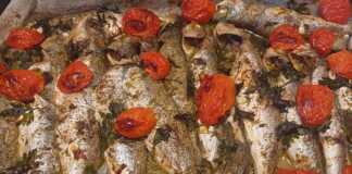 Γόπες στη Λαδόκολλα με Ντοματίνια