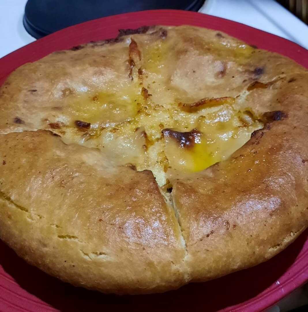 Χατσαπούρι με Φέτα και Κίτρινο Τυρί