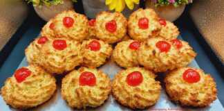 Αφράτες καρύδες με κερασάκι.