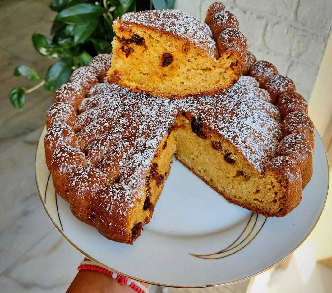 Κέικ Γιαουρτιού με Εσπεριδοειδή και Σταφίδες