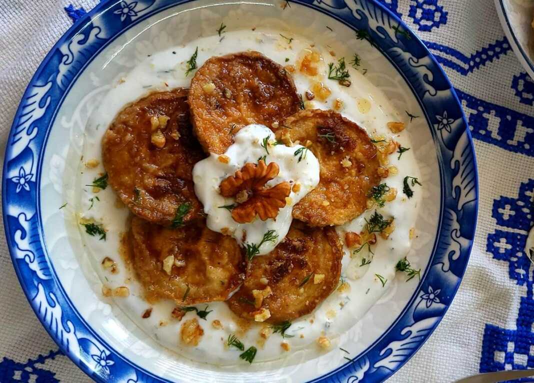 τηγανητά κολοκυθάκια με σάλτσα γιαουρτιού