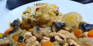 Κοτόπουλο με Μανιτάρια, Καρότα και Πιλάφι