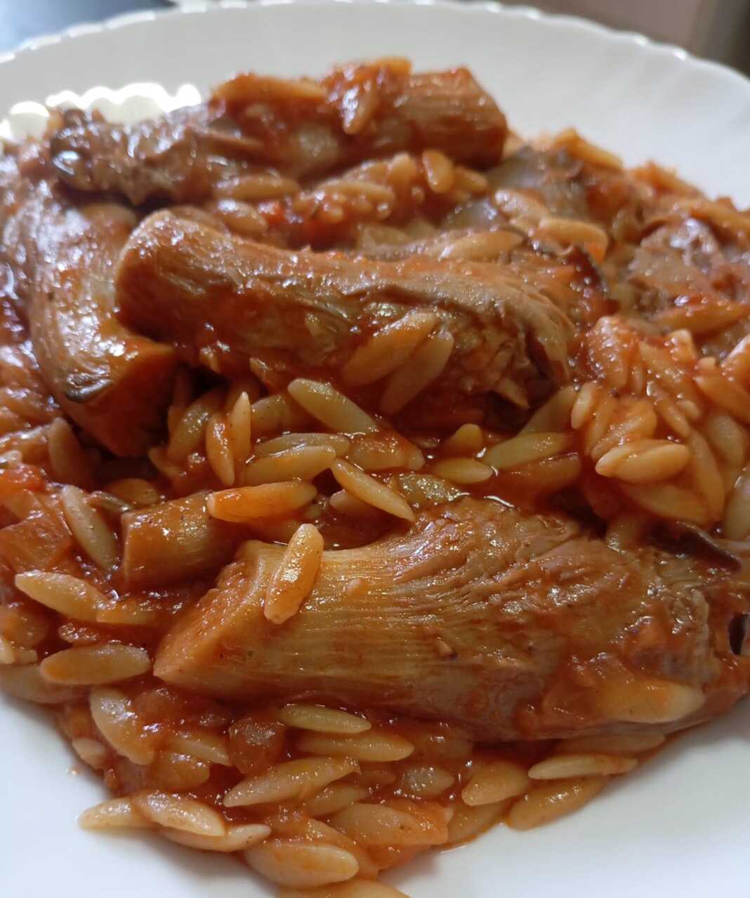 Μανιτάρια Πλευρώτους με Κριθαράκι στο Φούρνο