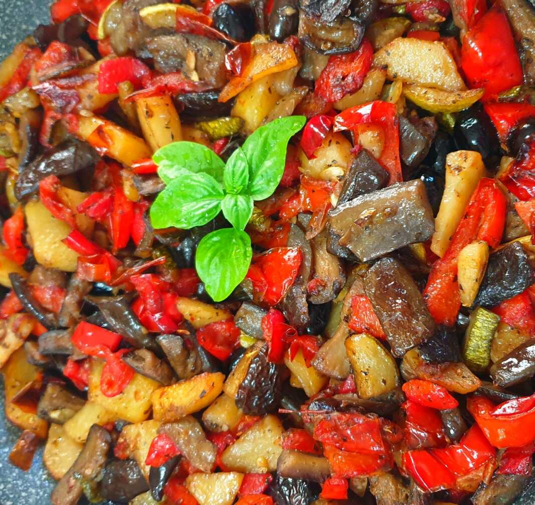 Μελιτζάνες και λαχανικά στο φούρνο