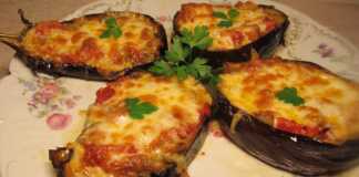 Μελιτζάνες στο φούρνο με ντοματίνια και τυρί