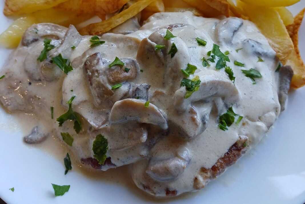 Σνίτσελ με μανιτάρια αλά κρεμ