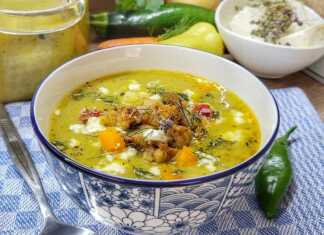 Σούπα λαχανικών με τυρί και κρουτόν