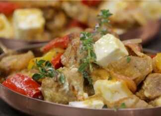 χοιρινή τηγανιά με πιπεριές και φέτα