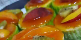 Ατομικά Τσιζκέικ με Μαρμελάδα Βερίκοκο και Φρούτα ατομικά τσιζκέικ