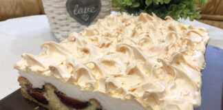 Γλυκό με δαμάσκηνα και μαρέγκα.