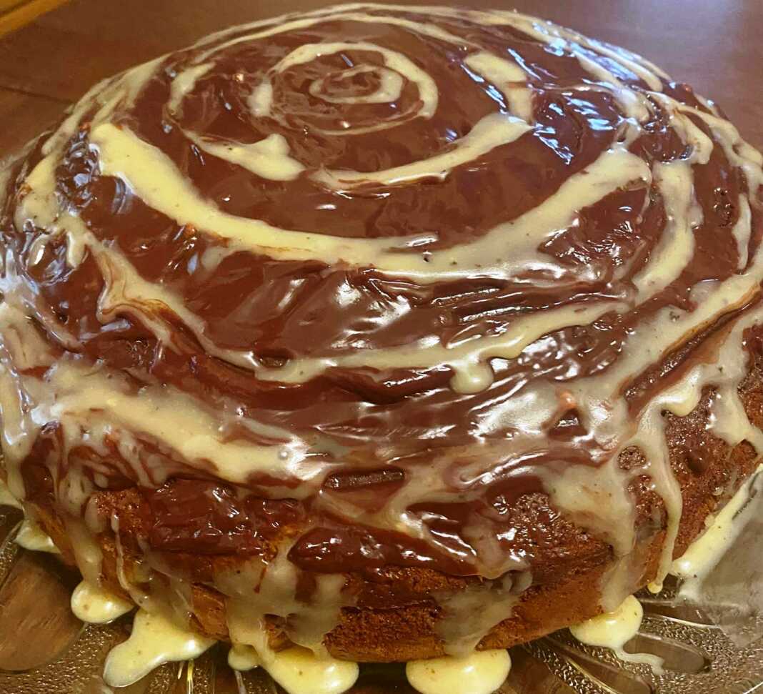 Κέικ με κακάο και σοκολατένιο γλάσο