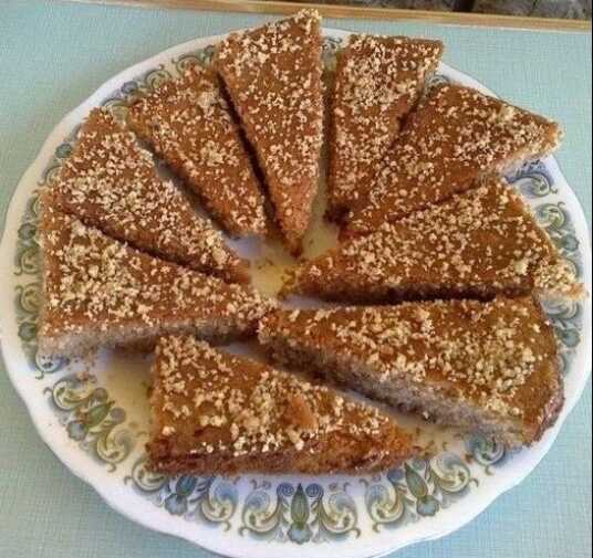 Κέικ με Καρύδια και Σιρόπι