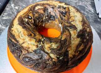 κέικ μπανάνας με μαύρη κουβερτούρα