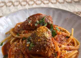 Σπαγγέτι με κεφτεδάκια
