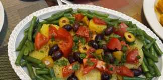 Πατατοσαλάτα με φασολάκια ελιές και ντομάτα