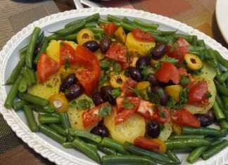 Πατατοσαλάτα με φασολάκια ελιές και ντομάτα