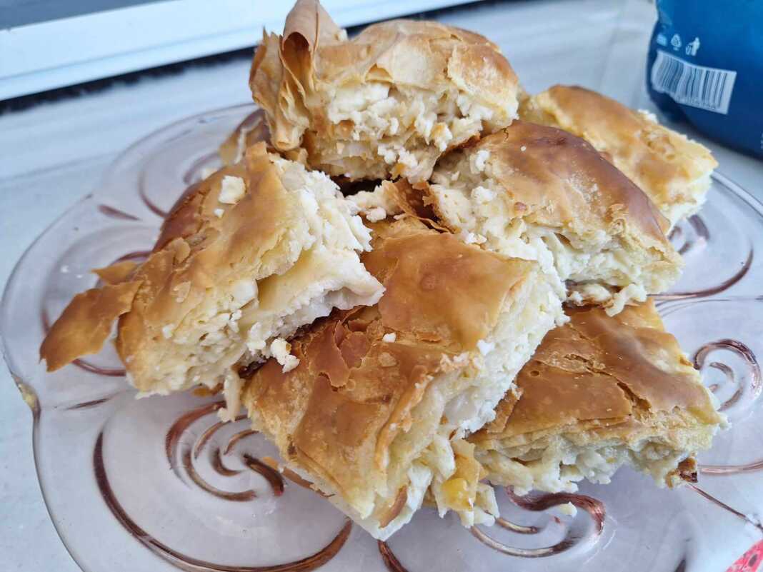 τυρόπιτα με ανθότυρο και φέτα