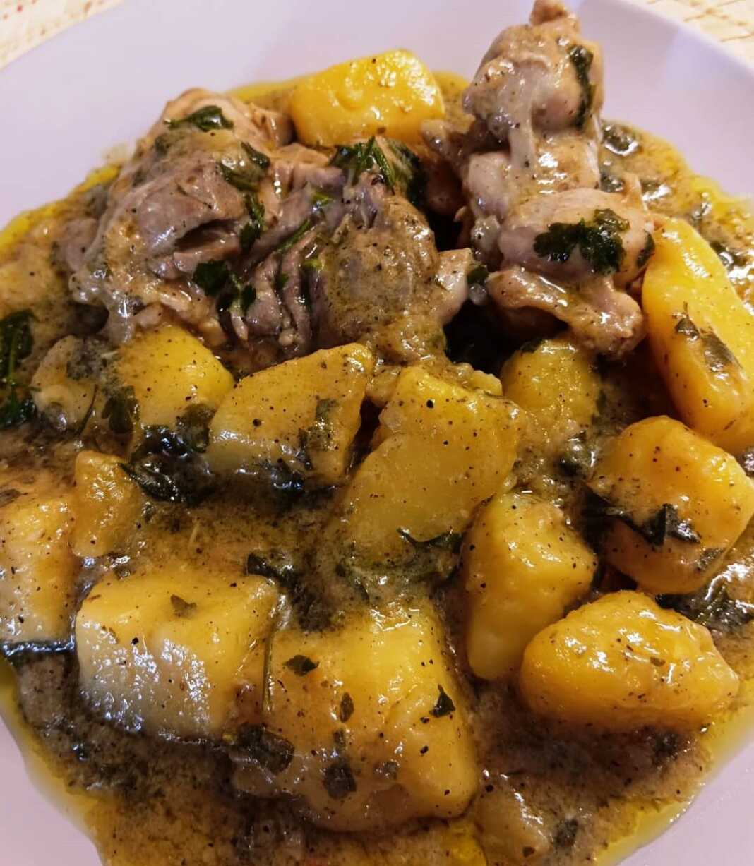 Φιλέτο Μπούτια με Πατάτες σε Σάλτσα Μουστάρδας