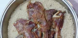 Ταψί με ψημένο αρνάκι και αφράτο ρύζι στο φούρνο