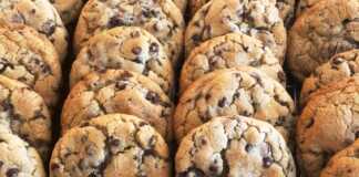 Μαλακά μπισκοτάκια με σοκολάτα