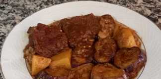 μοσχάρι κοκκινιστό με μελιτζάνες