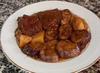 μοσχάρι κοκκινιστό με μελιτζάνες