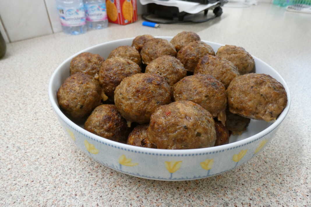 μοσχαρίσια κεφτεδάκια φουρνου