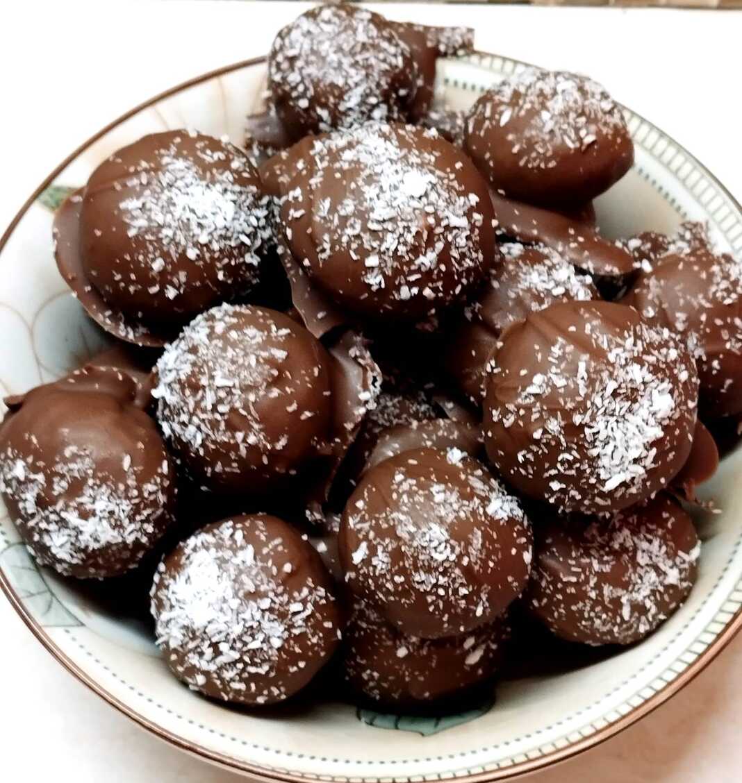 sokolatakia Karida σοκολατάκια καρύδας