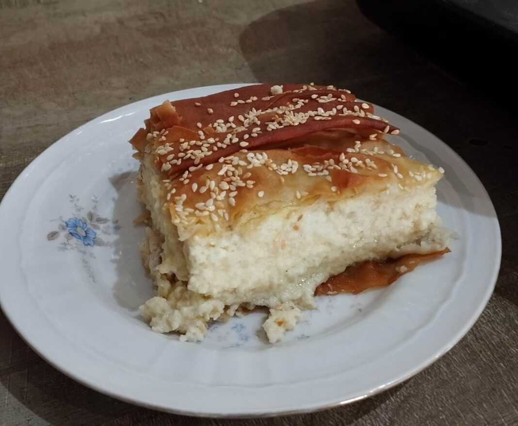 Tυρόπιτα με σιμιγδάλι