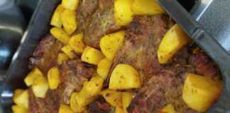 Χοιρινές μπριζόλες λαιμού με πατάτες