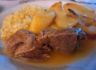 Λεμονάτο χοιρινό με πιλάφι