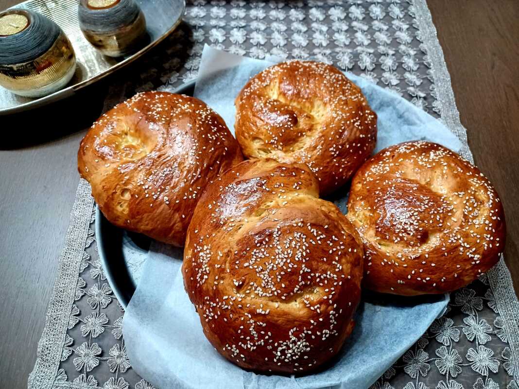 ατομικά τσουρεκάκια