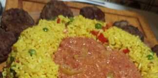 Κεφτέδες με Στραπατσάδα και Πιλάφι