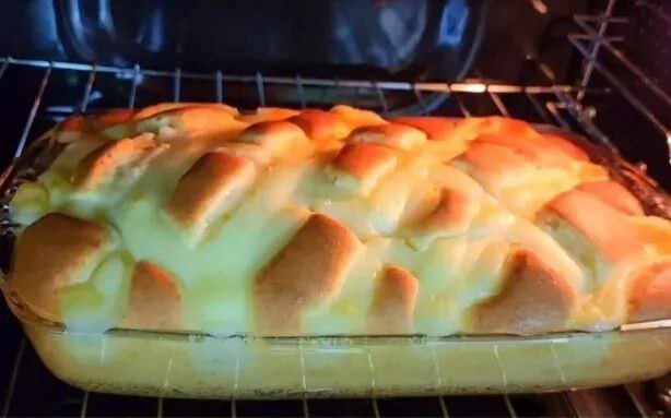 αφράτη και αρωματική γαλατόπιτα