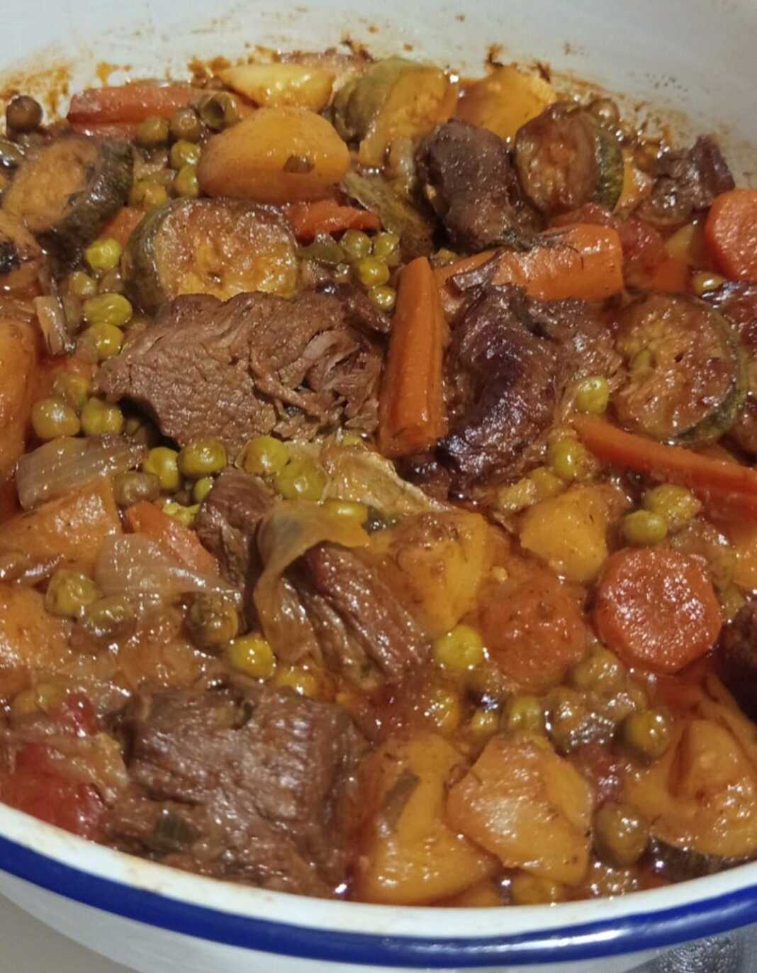 μοσχαράκι με αρακά