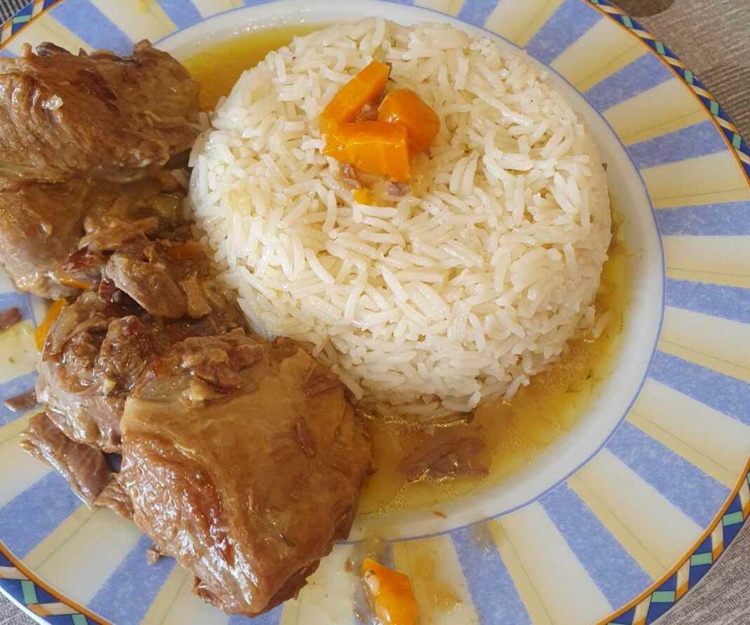 μοσχάρι λεμονάτο με ρύζι