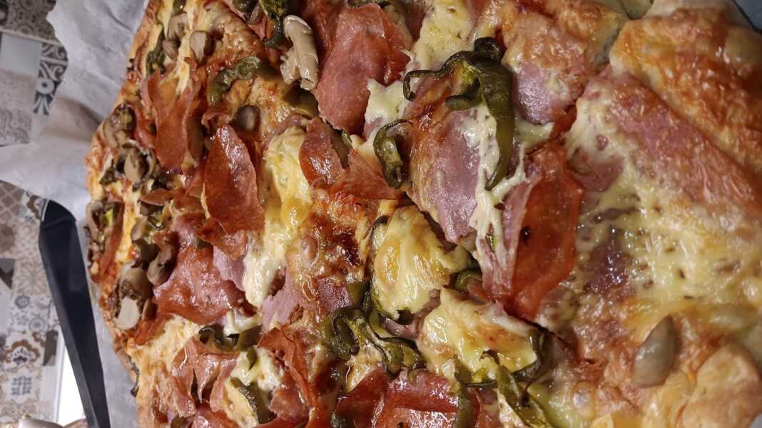 πίτσα σπιτική