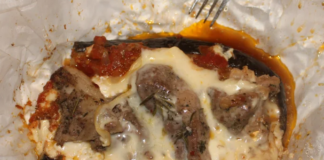 Πουγκάκια μελιτζάνας με αρνί στην λαδόκολα