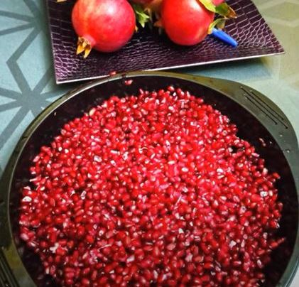 rodi Η διαδικασία του Καθαρίσματος Ροδιού βήμα-βήμα με την κουτάλα