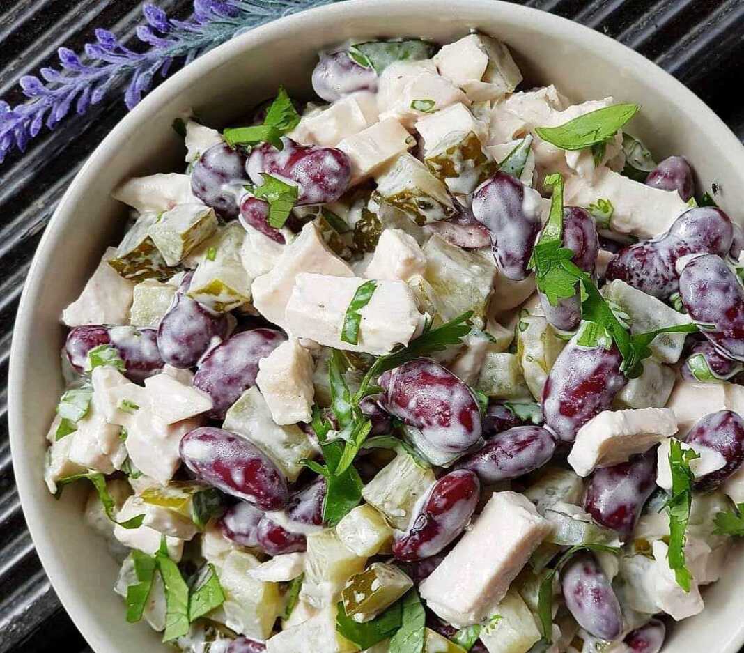 Σαλάτα με κόκκινα φασόλια.