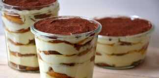 τιραμισού σε ποτήρι