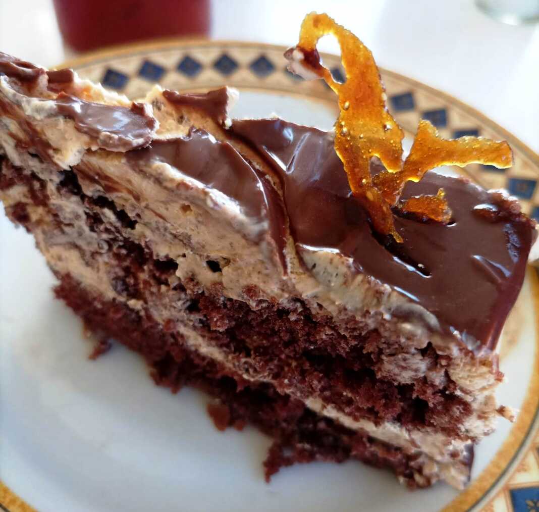 Σοκολατένια Τούρτα με Κρέμα Καραμέλας