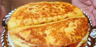 Διπλωμένο Γρήγορο Πρωινό με Αυγά και Αραβική Πίτα στο τηγάνι.