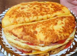 Διπλωμένο Γρήγορο Πρωινό με Αυγά και Αραβική Πίτα στο τηγάνι.